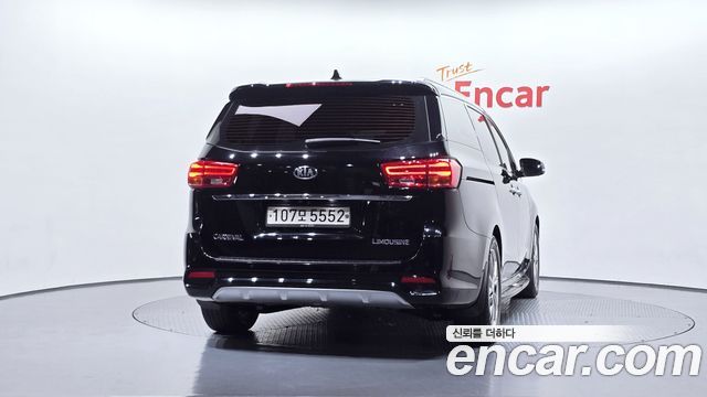 Kia Carnival Новый Gasoline 7-Seater Limousine President - фото 3