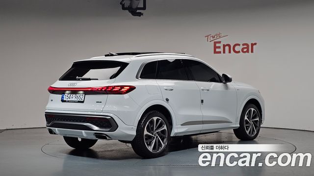 Audi Q5 40 TFSI Quattro S Line - фото 0