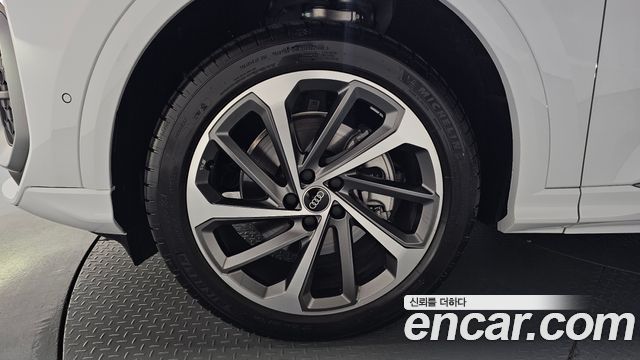 Audi Q5 40 TFSI Quattro S Line - фото 3