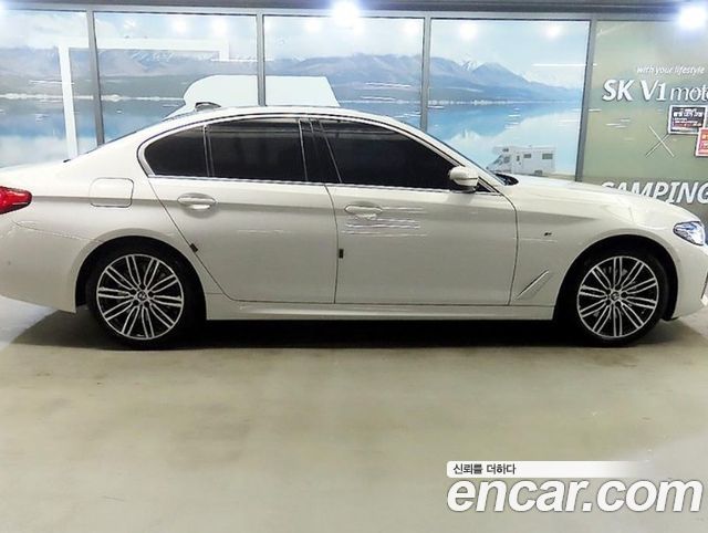 BMW 5-Series G30 530i M Sport Package Plus - фото 2