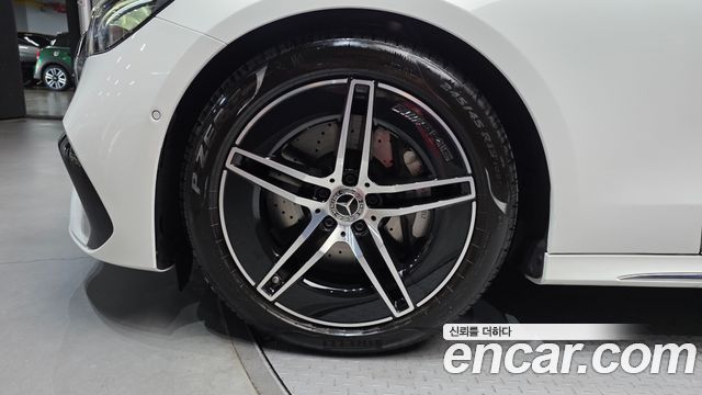 Mercedes-Benz E-Class W214 E200 AMG Line - фото 4