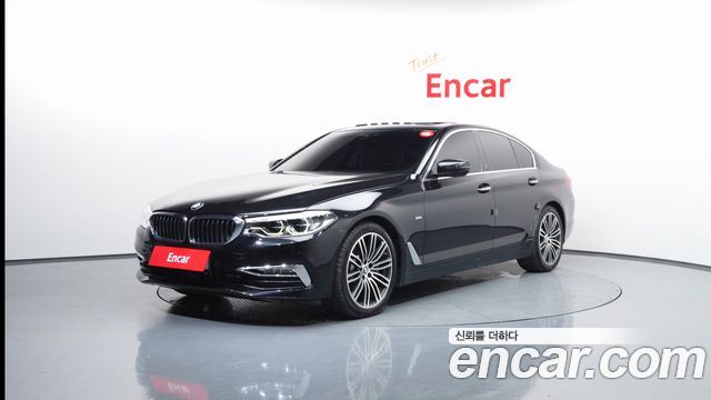 BMW 5-Series G30 530i Luxury Plus - фото 0