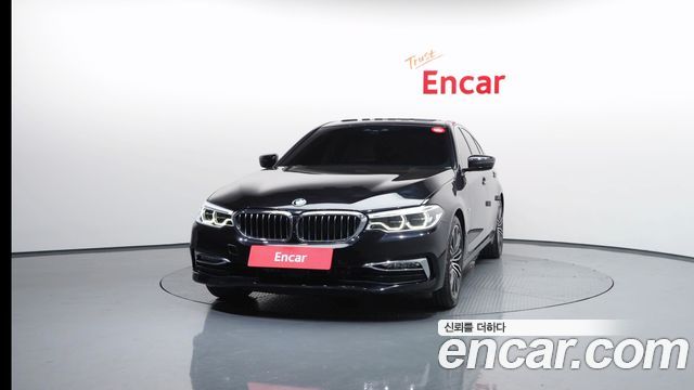 BMW 5-Series G30 530i Luxury Plus - фото 2