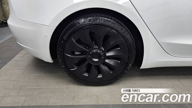 Tesla Model 3 Long Range AWD - фото 4