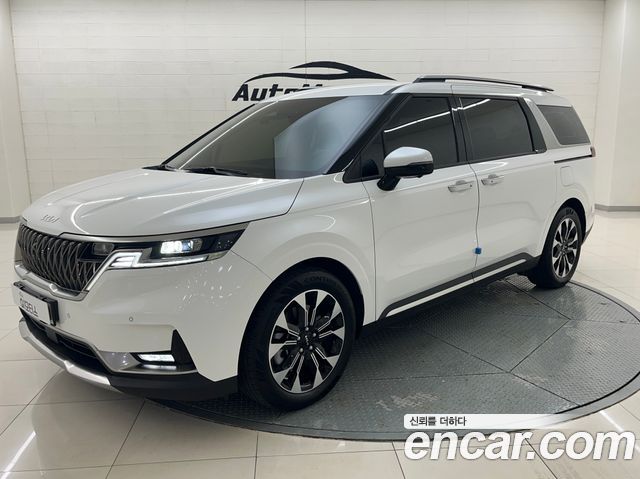 Kia Carnival 4-го поколения 9-Seater Signature - фото 1