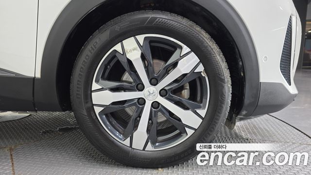 Peugeot 5008 2-го поколения 1.2 Pure Tech GT - фото 4