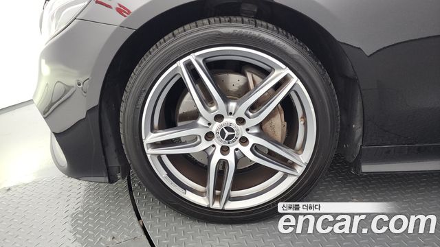 Mercedes-Benz E-Class W213 E220d Cabriolet - фото 4