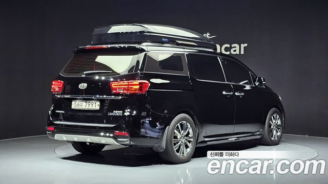Kia Carnival Новый Gasoline 7-Seater Limousine President - фото 1