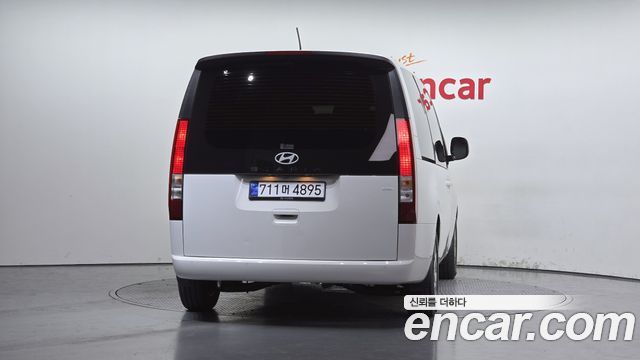 Hyundai Staria 4WD Tourer 11-Seater Modern - фото 3