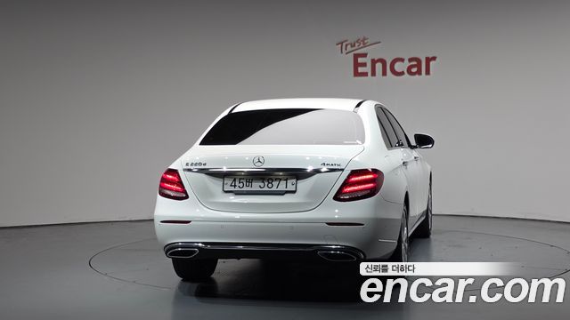 Mercedes-Benz E-Class W213 E220d 4MATIC Exclusive - фото 3
