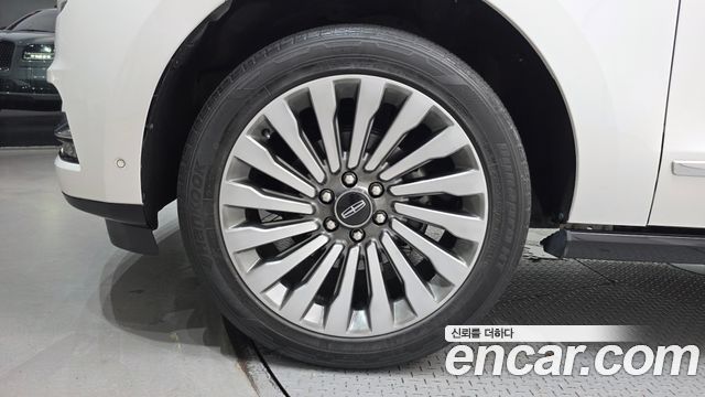 Lincoln Navigator 4-го поколения 3.5L - фото 4