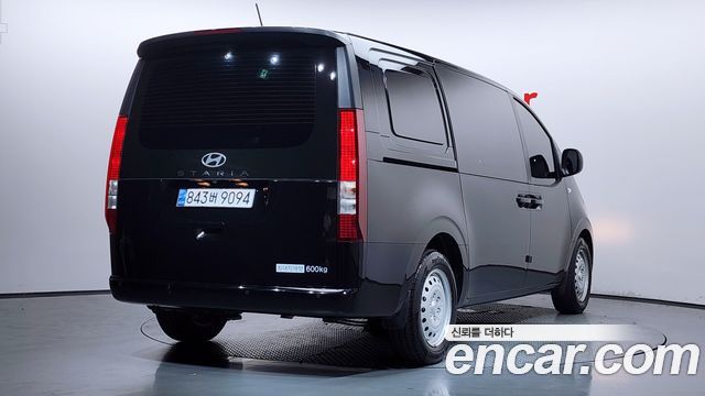 Hyundai Staria Cargo 5-Seater Smart - фото 1