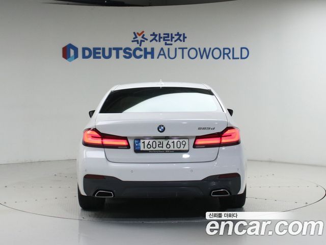 BMW 5-Series G30 523d M Sport - фото 3