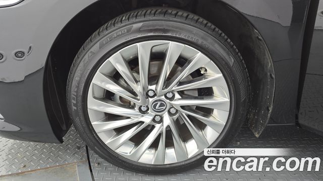 Lexus ES 7-го поколения Luxury Plus - фото 4