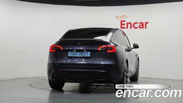 Tesla Model Y Long Range AWD - фото 2
