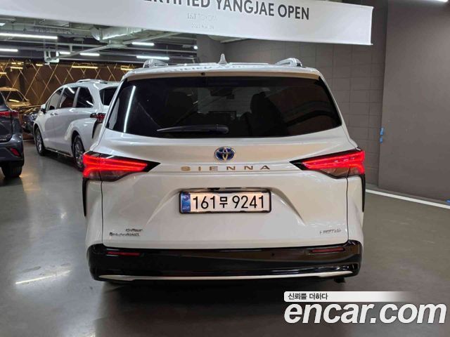 Toyota Sienna 4-го поколения 2.5 Hybrid AWD - фото 3
