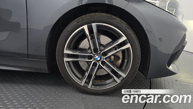 BMW 1-Series F40 120i M Sports - фото 4