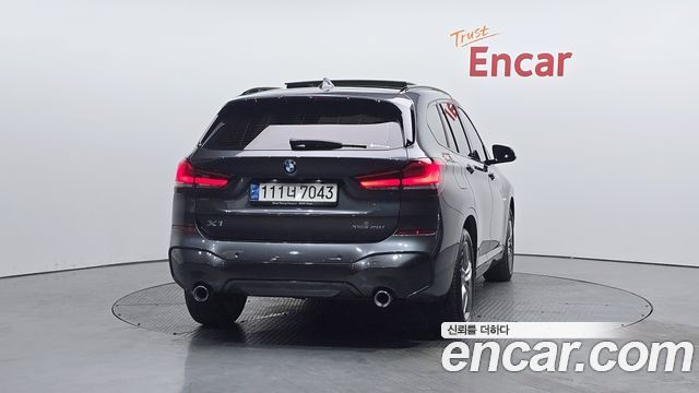 BMW X1 F48 xDrive 20i M Sport - фото 3