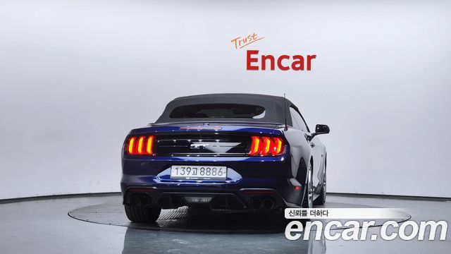 Ford Mustang GT Convertible - фото 3