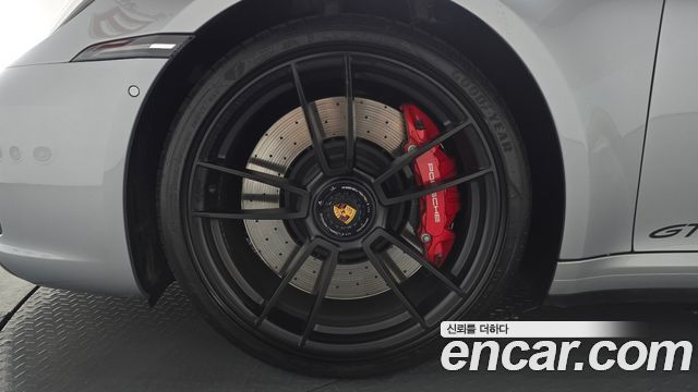 Porsche 911 Carrera 4 GTS Cabriolet - фото 3