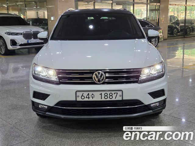 Volkswagen Tiguan 2-го поколения 2.0 TDI Premium - фото 1