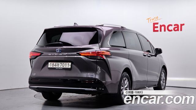Toyota Sienna 4-го поколения 2.5 Hybrid AWD - фото 1