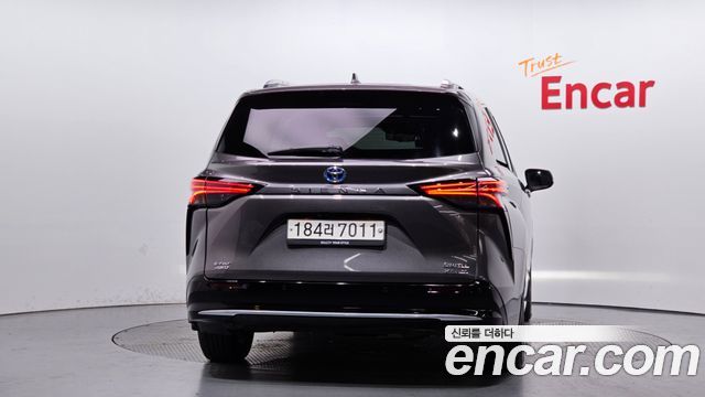 Toyota Sienna 4-го поколения 2.5 Hybrid AWD - фото 3