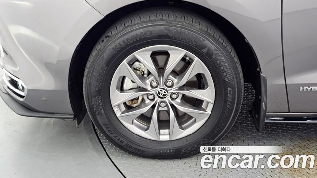 Toyota Sienna 4-го поколения 2.5 Hybrid AWD - фото 4