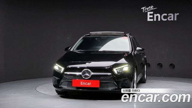 Mercedes-Benz A-Class W177 A220 Sedan - фото 2
