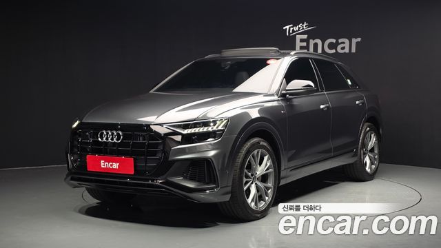 Audi Q8 55 TFSI Quattro Premium - фото 0