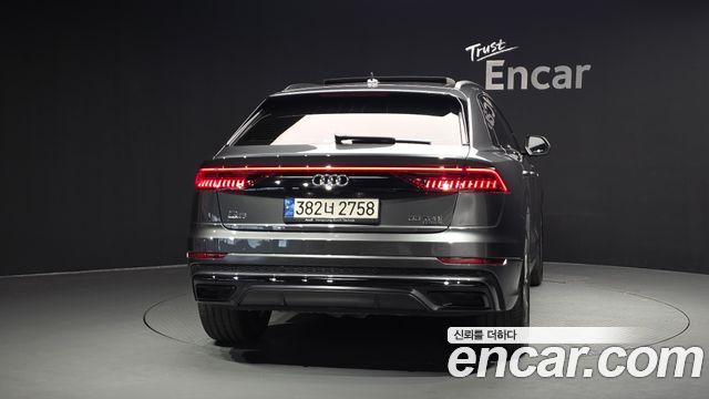 Audi Q8 55 TFSI Quattro Premium - фото 3