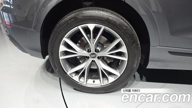 Audi Q8 55 TFSI Quattro Premium - фото 4