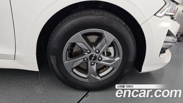 Kia K5 3-го поколения 2.0 LPI(Renter car) Strandard - фото 4