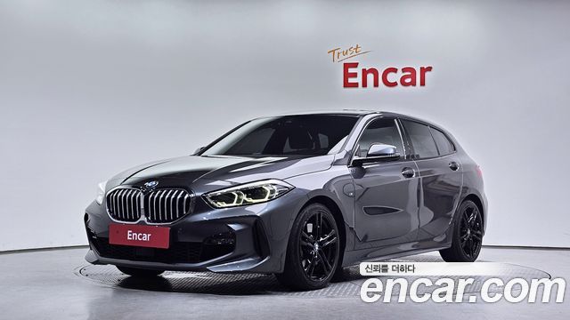 BMW 1-Series F40 120i M Sports - фото 0