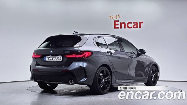BMW 1-Series F40 120i M Sports - фото 1