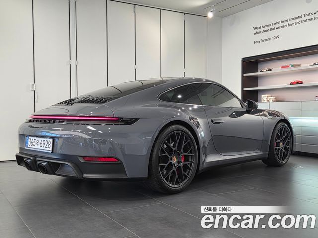 Porsche 911 Carrera GTS - фото 1
