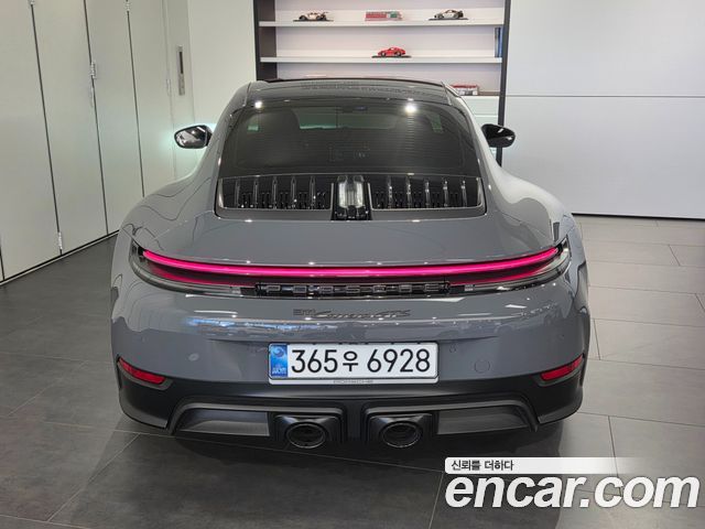 Porsche 911 Carrera GTS - фото 3