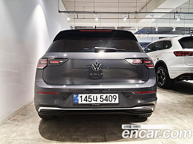 Volkswagen Golf 8-го поколения 2.0 TDI Prestige - фото 3