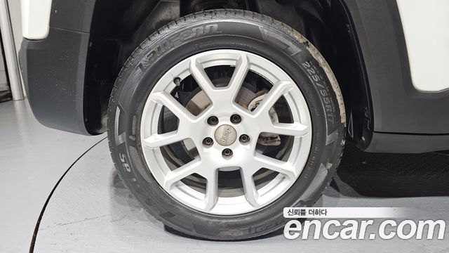 Jeep Renegade 2.4 Limited - фото 4