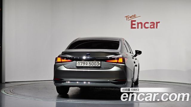 Lexus ES 7-го поколения Supreme - фото 3