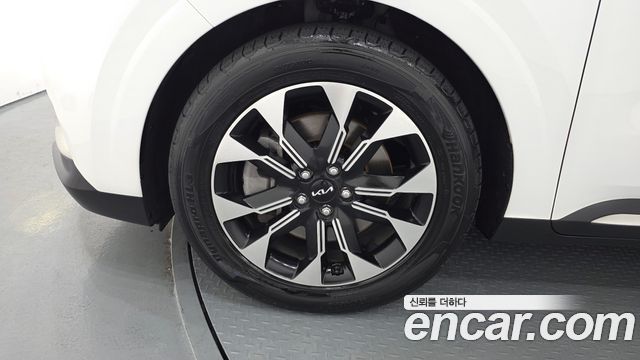 Kia Carnival 4-го поколения 7-Seater Signature - фото 4