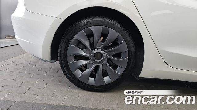 Tesla Model 3 Long Range AWD - фото 4