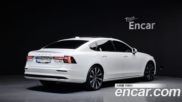 Volvo S90 B5 Ultra Bright - фото 1