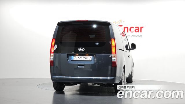 Hyundai Staria Tourer 11-Seater Modern - фото 3