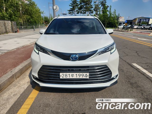 Toyota Sienna 4-го поколения 2.5 Hybrid 2WD - фото 0