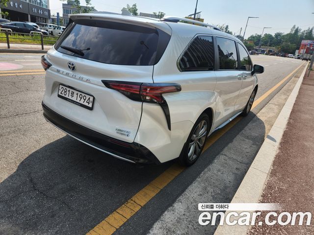 Toyota Sienna 4-го поколения 2.5 Hybrid 2WD - фото 2