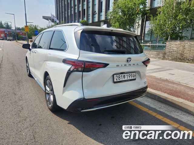Toyota Sienna 4-го поколения 2.5 Hybrid 2WD - фото 3