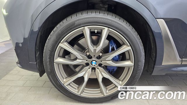 BMW X7 G07 M50i 6STR - фото 4