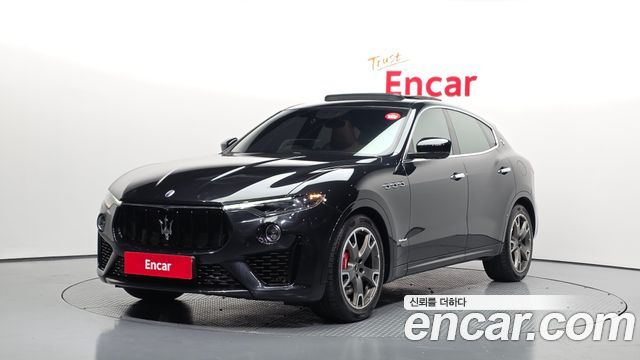 Maserati Levante 3.0 Diesel AWD - фото 0