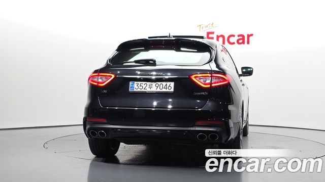 Maserati Levante 3.0 Diesel AWD - фото 3